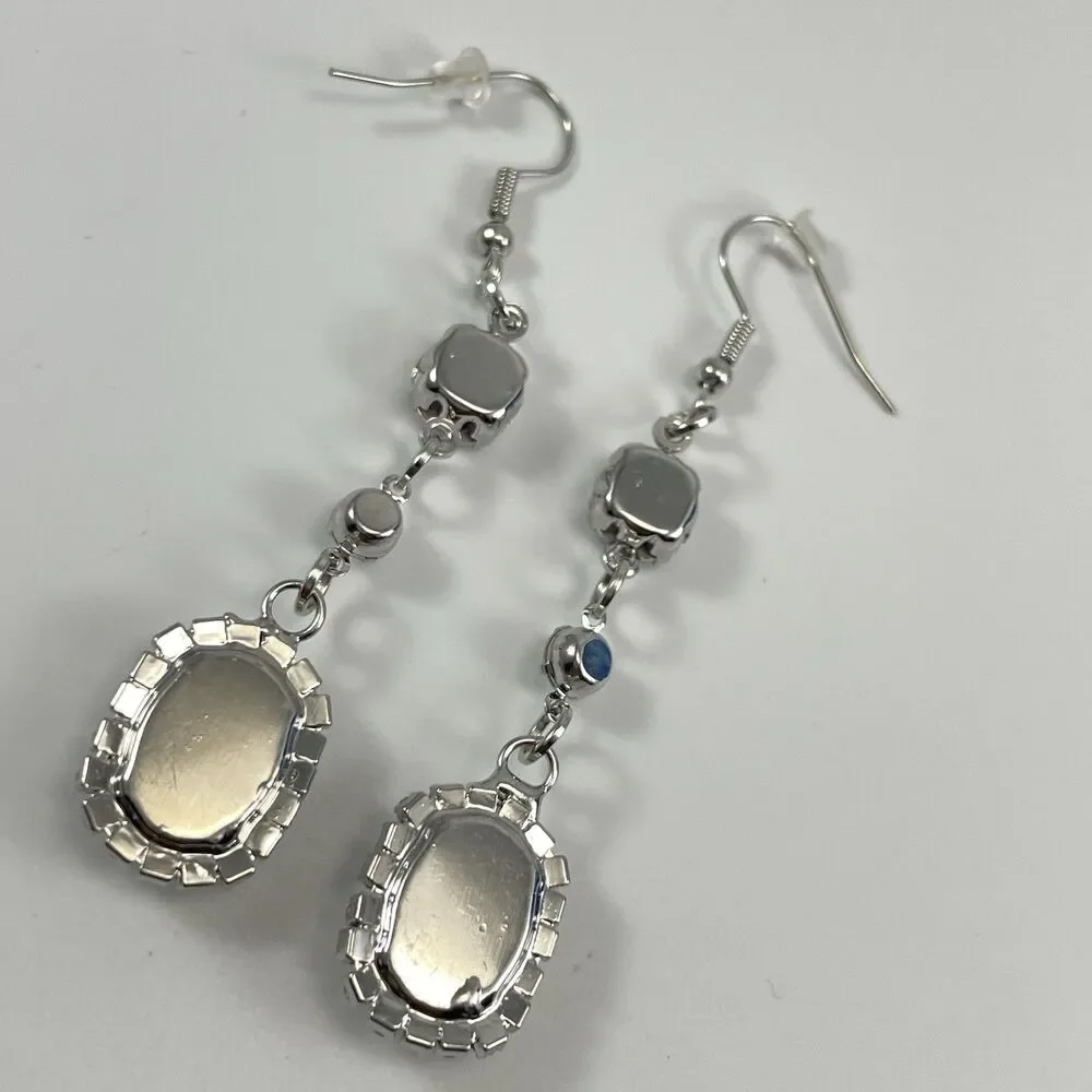 Unbranded silver tone